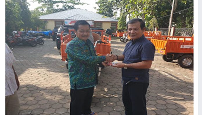 Osman Ayub Bantu Warga RW 1 RT 4 Kampung Lapai Becak Motor